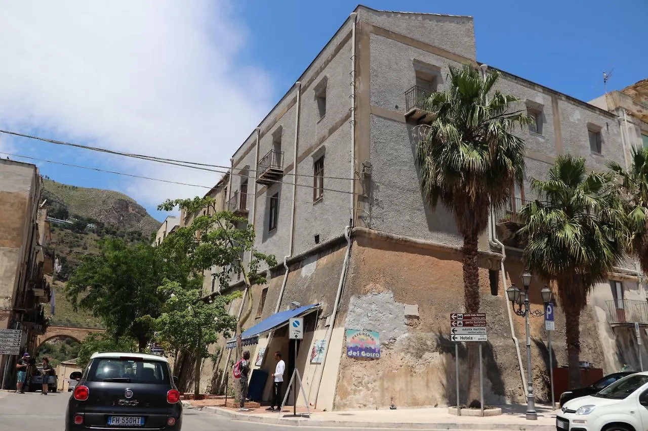 Nelle Antiche Mura كاستيلاّماري ديل غو 0*,
